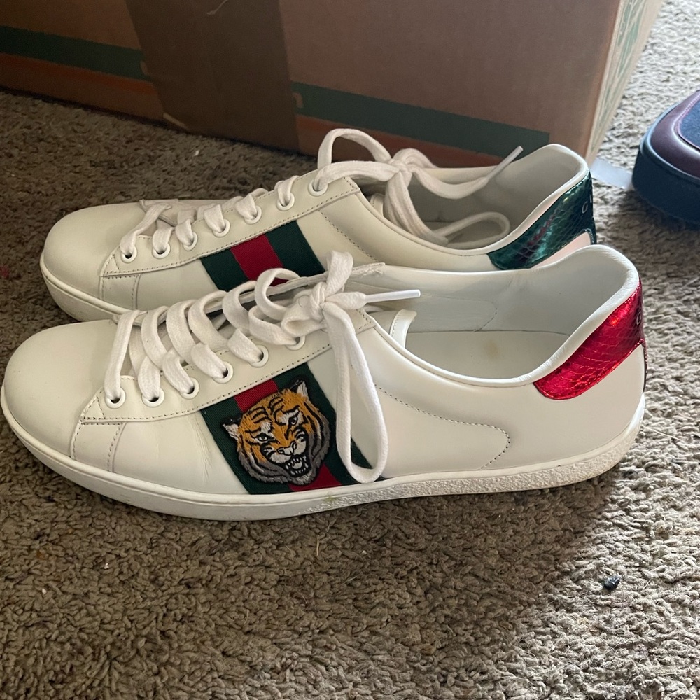 Gucci ace sneaked tiger detail